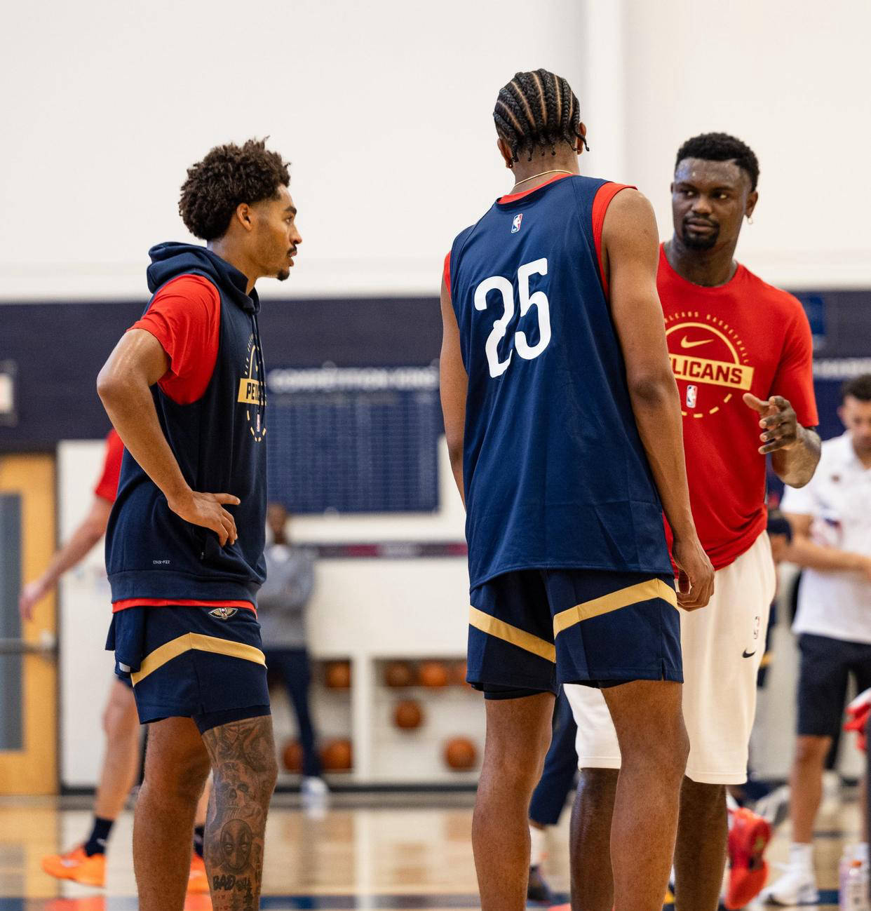 加时末段欧联焦点战，新奥尔良鹈鹕临场应变，态度坚定，球探报告显示潜力