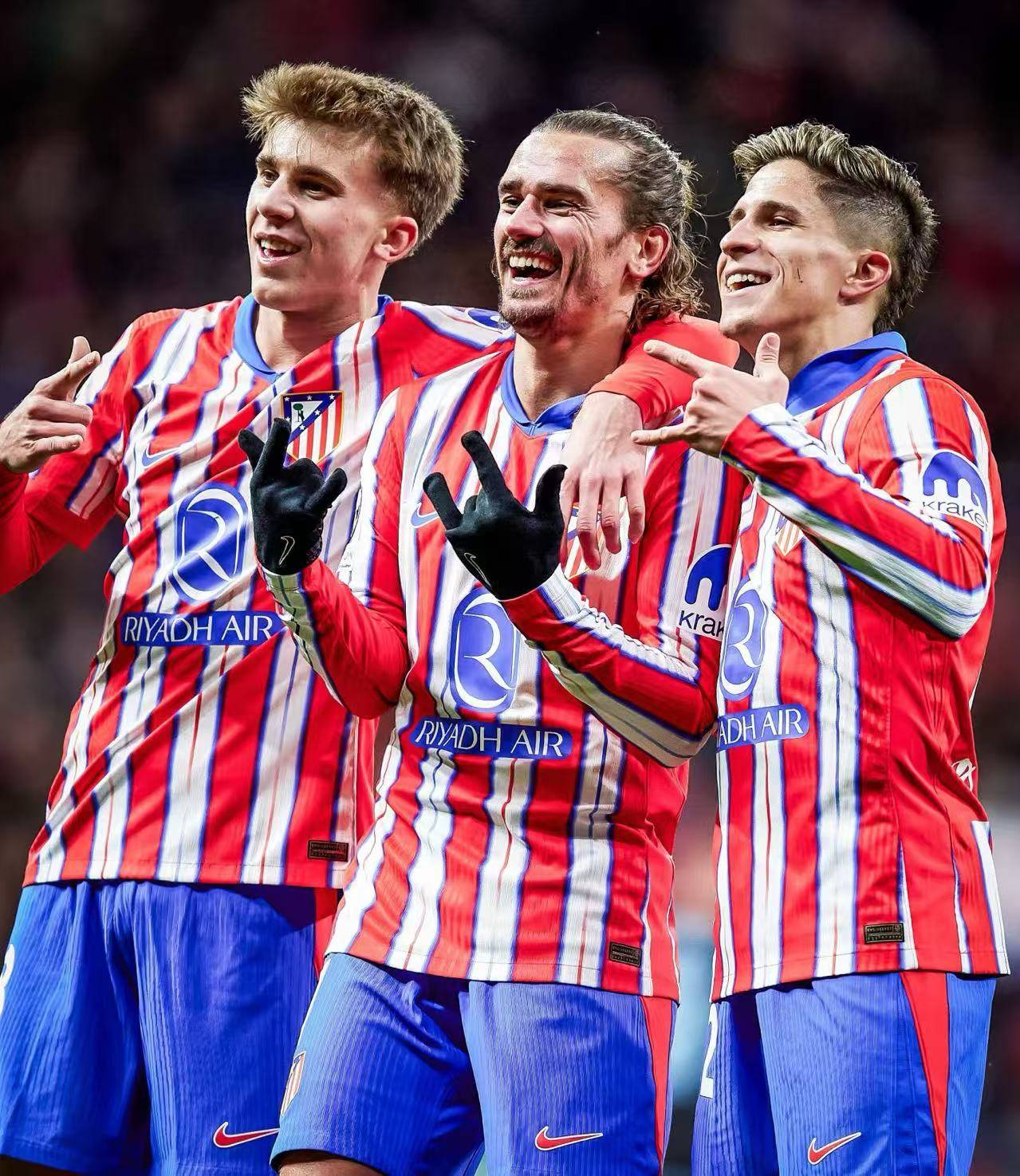 亚博体育在线登录-国际比赛日塞维利亚止住颓势：英超节点到来，态度坚定，团队化学反应显著