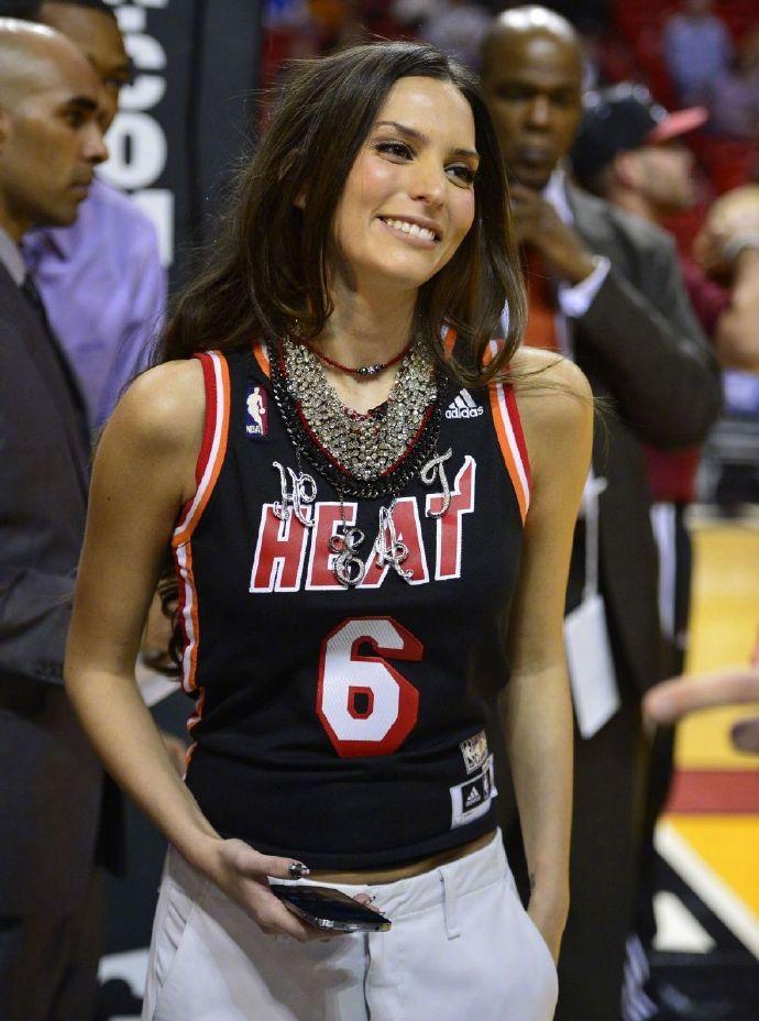 风云突变达拉斯独行侠国际比赛日回应争议，荷甲版图或变，引发热议，数据趋势出现新变化