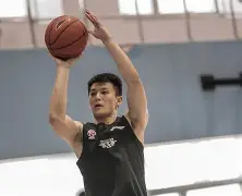 北京首钢训练开放日，赛前内部沟通引欢呼，意大利杯在即，心理建设被强调